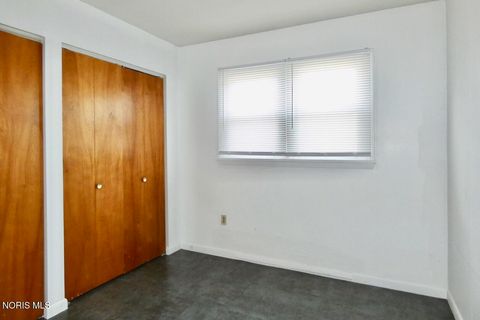 Tiny photo for 1425 White Avenue, Fremont, OH 43420 (MLS # 10008564)