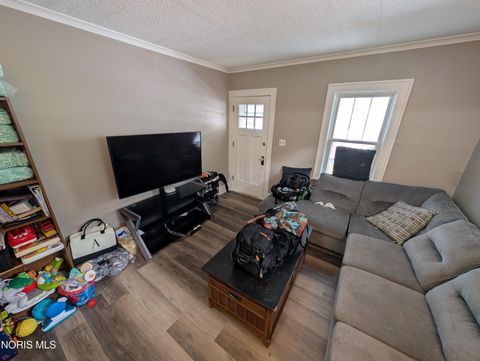 Tiny photo for 1833 Wychwood Street, Toledo, OH 43613 (MLS # 10007872)