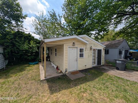 Tiny photo for 1833 Wychwood Street, Toledo, OH 43613 (MLS # 10007872)