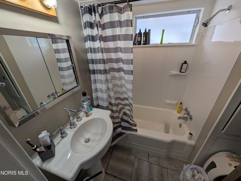 Tiny photo for 1833 Wychwood Street, Toledo, OH 43613 (MLS # 10007872)