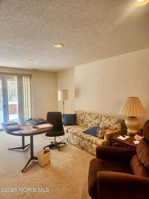 Tiny photo for 4541 Farmington Road, Toledo, OH 43623 (MLS # 10004055)