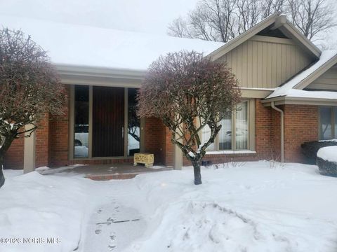 Tiny photo for 4541 Farmington Road, Toledo, OH 43623 (MLS # 10004055)