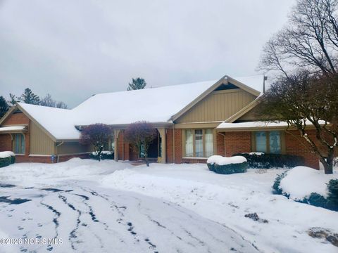 Photo of 4541 Farmington Road, Toledo, OH 43623 (MLS # 10004055)