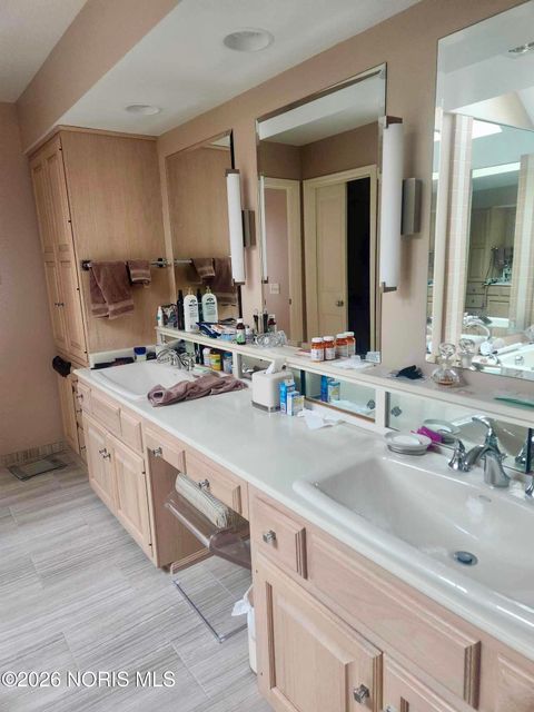 Tiny photo for 4541 Farmington Road, Toledo, OH 43623 (MLS # 10004055)