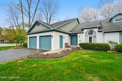 Photo of 2000 Rush Creek Court, Findlay, OH 45840 (MLS # 10002772)