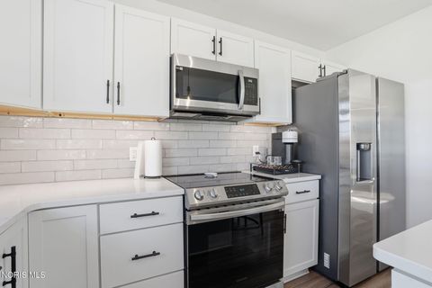 Tiny photo for 802 Kildare Lane, Bowling Green, OH 43402 (MLS # 10006842)