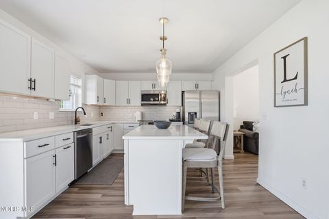 Tiny photo for 802 Kildare Lane, Bowling Green, OH 43402 (MLS # 10006842)