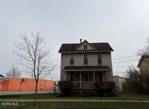 Photo of 376 E Perry Street, Tiffin, OH 44883 (MLS # 10005744)