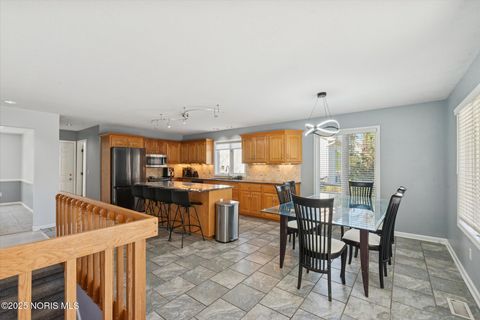 Tiny photo for 5666 Fox Hollow Court, Sylvania, OH 43560 (MLS # 10000448)