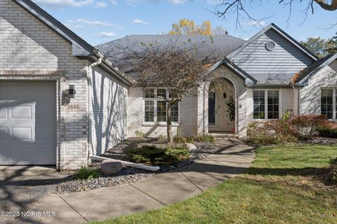 Tiny photo for 5666 Fox Hollow Court, Sylvania, OH 43560 (MLS # 10000448)