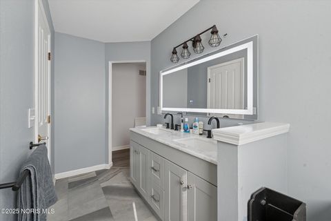 Tiny photo for 5666 Fox Hollow Court, Sylvania, OH 43560 (MLS # 10000448)