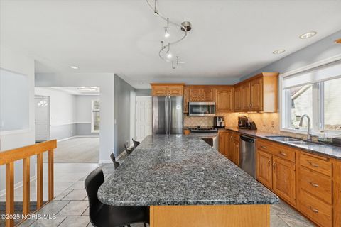 Tiny photo for 5666 Fox Hollow Court, Sylvania, OH 43560 (MLS # 10000448)