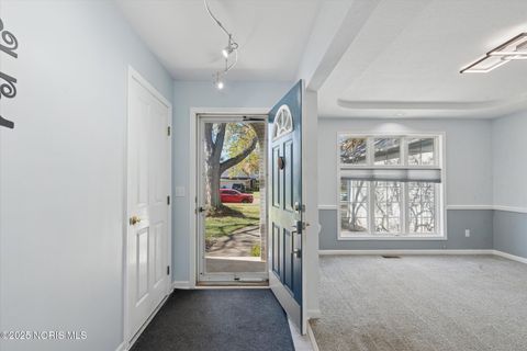 Tiny photo for 5666 Fox Hollow Court, Sylvania, OH 43560 (MLS # 10000448)