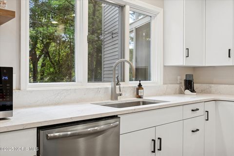 Tiny photo for 5220 S Oak Court, Toledo, OH 43623 (MLS # 10000632)