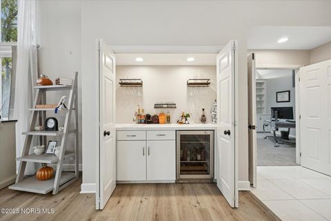 Tiny photo for 5220 S Oak Court, Toledo, OH 43623 (MLS # 10000632)