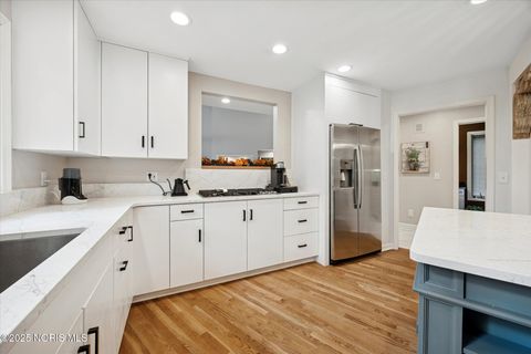 Tiny photo for 5220 S Oak Court, Toledo, OH 43623 (MLS # 10000632)