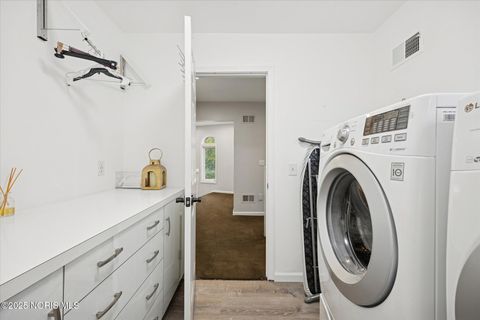 Tiny photo for 5220 S Oak Court, Toledo, OH 43623 (MLS # 10000632)