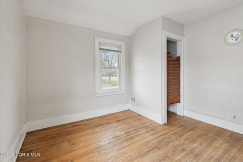 Tiny photo for 2849 W Laskey Road, Toledo, OH 43613 (MLS # 10003927)