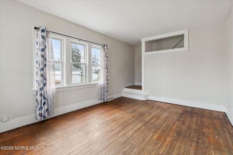 Tiny photo for 2849 W Laskey Road, Toledo, OH 43613 (MLS # 10003927)