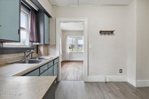 Tiny photo for 2849 W Laskey Road, Toledo, OH 43613 (MLS # 10003927)