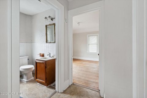 Tiny photo for 2849 W Laskey Road, Toledo, OH 43613 (MLS # 10003927)