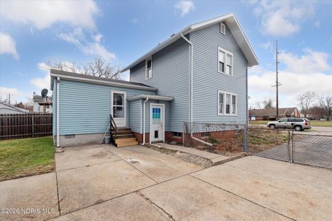 Tiny photo for 2849 W Laskey Road, Toledo, OH 43613 (MLS # 10003927)