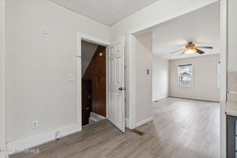 Tiny photo for 2849 W Laskey Road, Toledo, OH 43613 (MLS # 10003927)