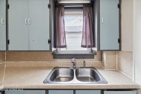 Tiny photo for 2849 W Laskey Road, Toledo, OH 43613 (MLS # 10003927)