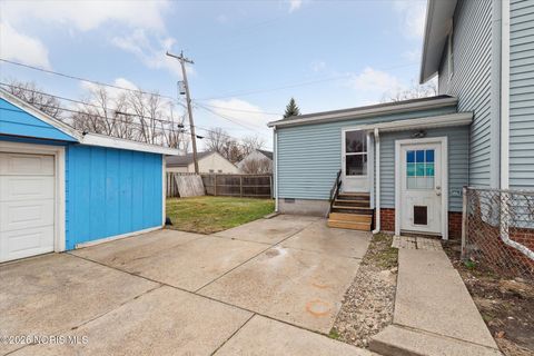 Tiny photo for 2849 W Laskey Road, Toledo, OH 43613 (MLS # 10003927)