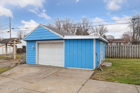 Tiny photo for 2849 W Laskey Road, Toledo, OH 43613 (MLS # 10003927)
