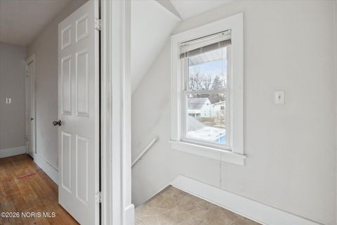 Tiny photo for 2849 W Laskey Road, Toledo, OH 43613 (MLS # 10003927)