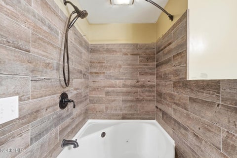 Tiny photo for 2023 Riverview Court, Toledo, OH 43614 (MLS # 10014066)