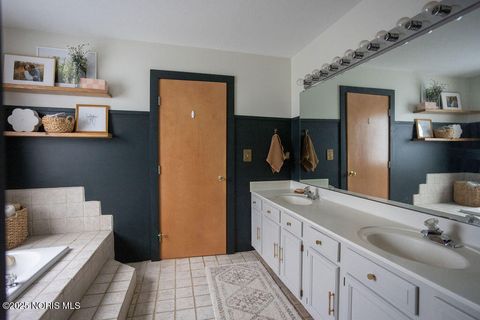 Tiny photo for 1463 Misty Oaks Drive, Findlay, OH 45840 (MLS # 10000622)