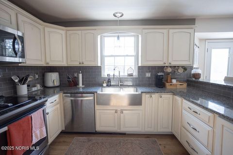 Tiny photo for 1463 Misty Oaks Drive, Findlay, OH 45840 (MLS # 10000622)