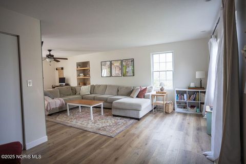 Tiny photo for 1463 Misty Oaks Drive, Findlay, OH 45840 (MLS # 10000622)