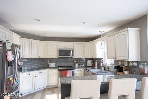 Tiny photo for 1463 Misty Oaks Drive, Findlay, OH 45840 (MLS # 10000622)