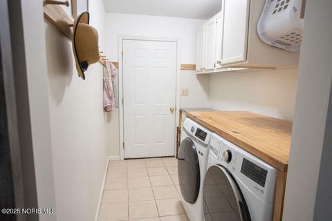 Tiny photo for 1463 Misty Oaks Drive, Findlay, OH 45840 (MLS # 10000622)