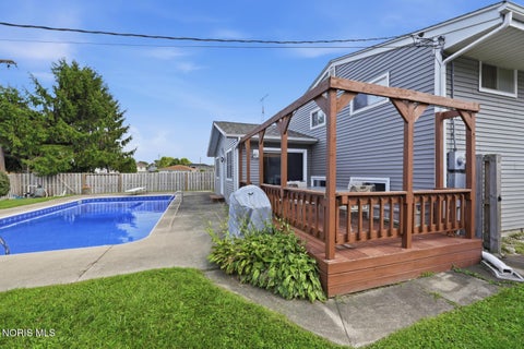 Tiny photo for 5326 Grosse Point Parkway, Toledo, OH 43611 (MLS # 10012428)