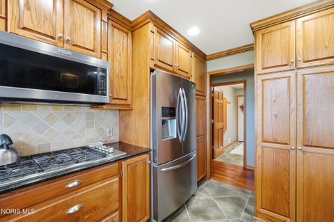 Tiny photo for 1614 Grand Bay Drive, Oregon, OH 43616 (MLS # 10014490)