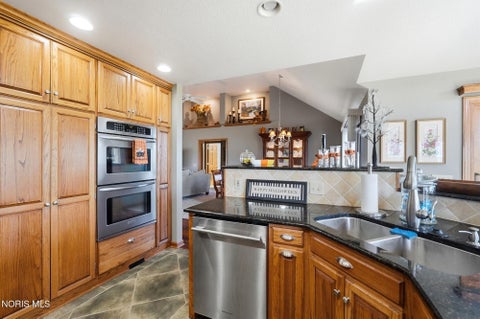 Tiny photo for 1614 Grand Bay Drive, Oregon, OH 43616 (MLS # 10014490)