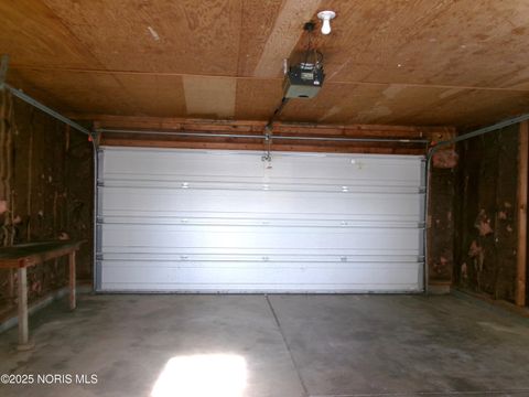 Tiny photo for 6 W Center Street, Leipsic, OH 45856 (MLS # 10002423)