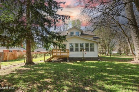 Photo of 5805 Fryer Avenue, Toledo, OH 43615 (MLS # 10006934)