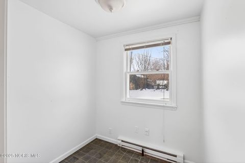 Tiny photo for 1010 Walnut Street, Perrysburg, OH 43551 (MLS # 10002240)