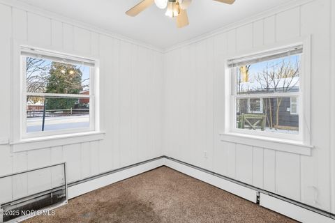 Tiny photo for 1010 Walnut Street, Perrysburg, OH 43551 (MLS # 10002240)