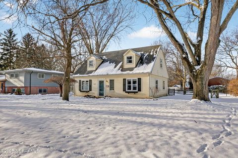 Tiny photo for 1010 Walnut Street, Perrysburg, OH 43551 (MLS # 10002240)