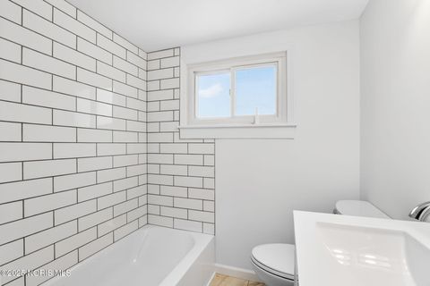 Tiny photo for 1010 Walnut Street, Perrysburg, OH 43551 (MLS # 10002240)