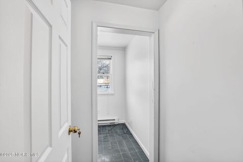 Tiny photo for 1010 Walnut Street, Perrysburg, OH 43551 (MLS # 10002240)