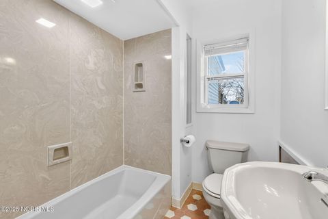 Tiny photo for 1010 Walnut Street, Perrysburg, OH 43551 (MLS # 10002240)