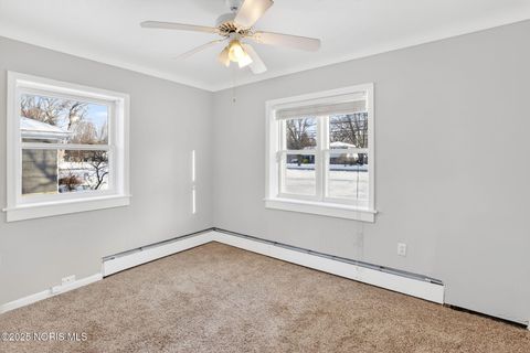Tiny photo for 1010 Walnut Street, Perrysburg, OH 43551 (MLS # 10002240)