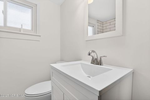 Tiny photo for 1010 Walnut Street, Perrysburg, OH 43551 (MLS # 10002240)